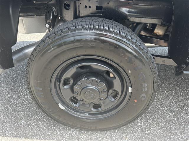 Photo of 2025 Diamond Black Crystal Pearlcoat RAM 2500