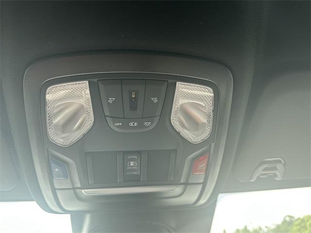 Photo of 2025 Diamond Black Crystal Pearlcoat RAM 2500