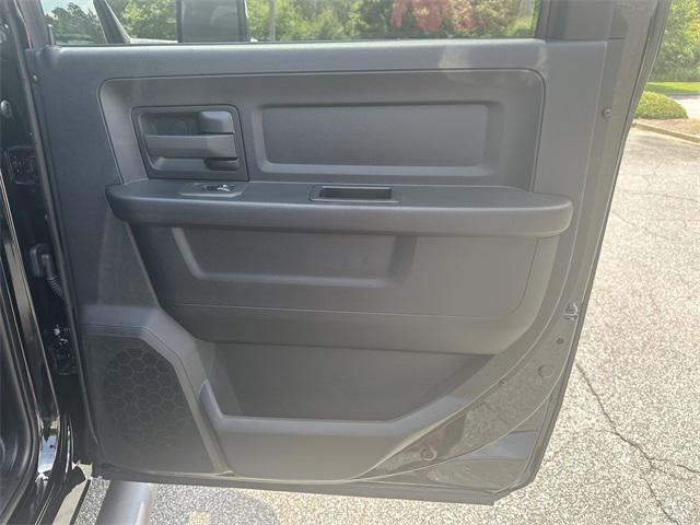 Photo of 2025 Diamond Black Crystal Pearlcoat RAM 2500