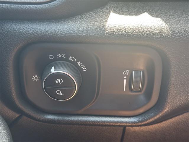 Photo of 2025 Diamond Black Crystal Pearlcoat RAM 2500