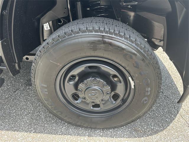 Photo of 2025 Diamond Black Crystal Pearlcoat RAM 2500