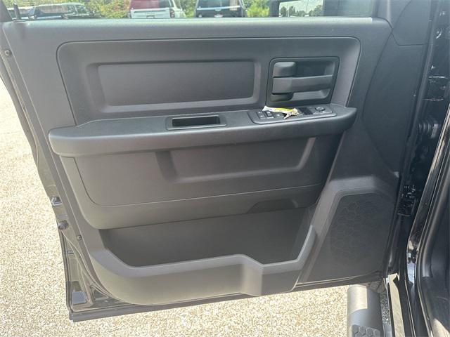 Photo of 2025 Diamond Black Crystal Pearlcoat RAM 2500