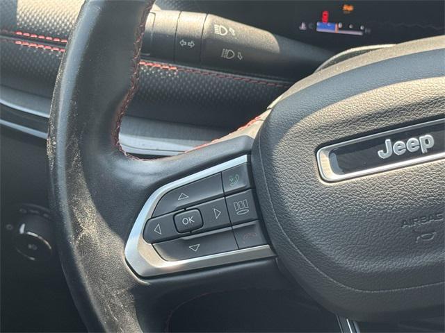 Photo of 2022 Diamond Black Crystal Pearlcoat Jeep Compass