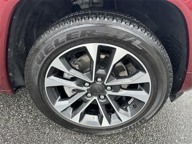 Photo of 2023 Velvet Red Pearlcoat Jeep Grand Cherokee L