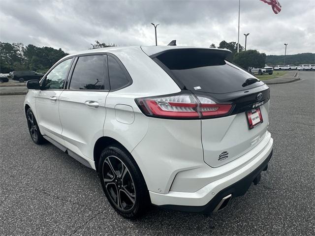 Photo of 2022 Star White Metallic Tri-Coat Ford Edge