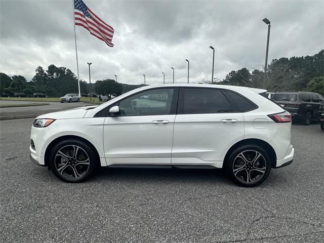 Photo of 2022 Star White Metallic Tri-Coat Ford Edge