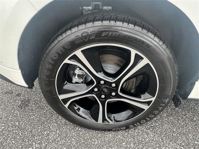 Photo of 2022 Star White Metallic Tri-Coat Ford Edge