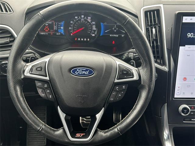 Photo of 2022 Star White Metallic Tri-Coat Ford Edge