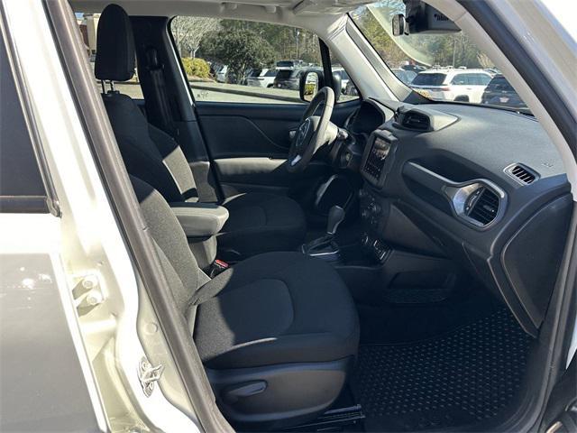 Photo of 2023 Alpine White Clearcoat Jeep Renegade