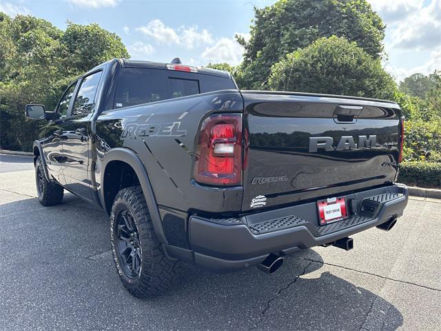 Photo of 2026 Diamond Black Crystal Pearlcoat RAM 1500