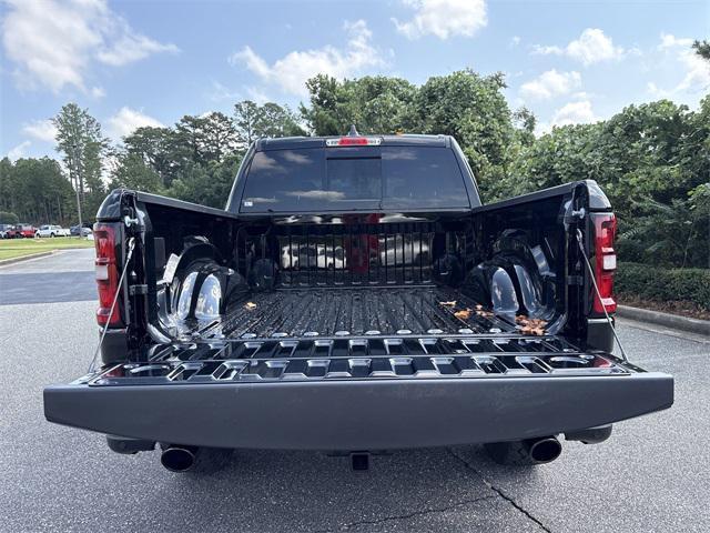 Photo of 2026 Diamond Black Crystal Pearlcoat RAM 1500