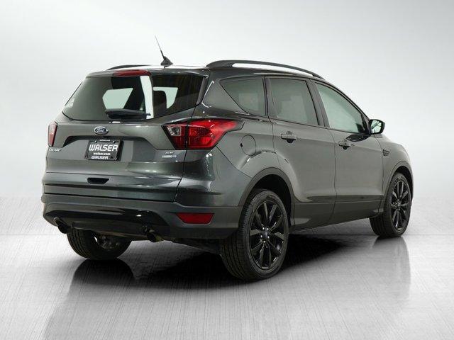 Photo of 2019 Magnetic Ford Escape
