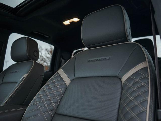 Photo of 2025 Onyx Black GMC Canyon