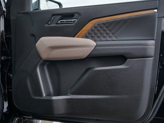 Photo of 2025 Onyx Black GMC Canyon