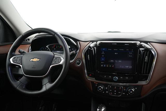 Photo of 2020 Iridescent Pearl Tricoat Chevrolet Traverse