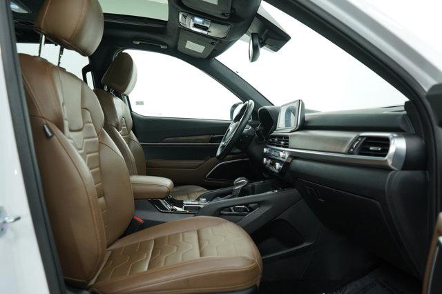 Photo of 2021 Glacial White Pearl Kia Telluride