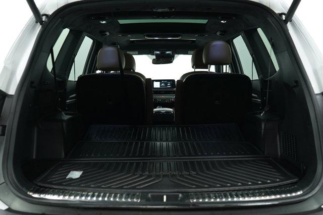 Photo of 2021 Glacial White Pearl Kia Telluride