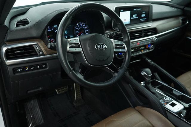 Photo of 2021 Glacial White Pearl Kia Telluride