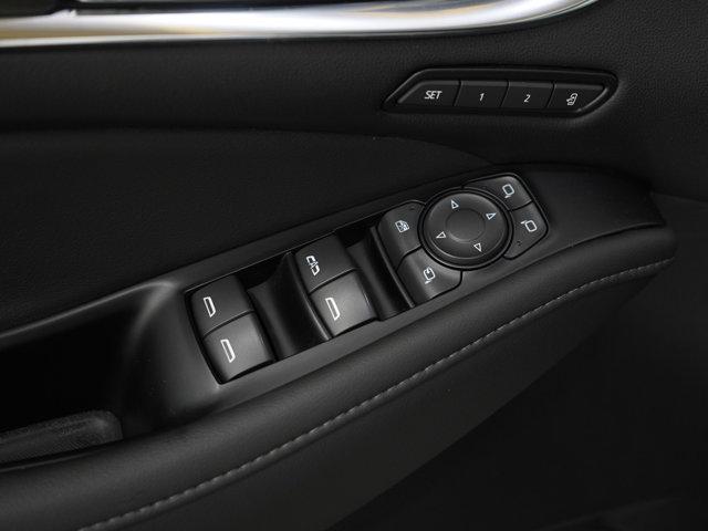 Photo of 2023 White Frost Tricoat Buick Enclave