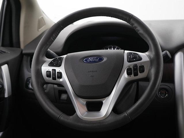 Photo of 2013 White Platinum Clearcoat Metallic Ford Edge