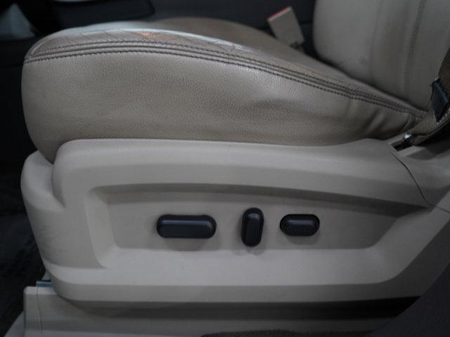 Photo of 2013 White Platinum Clearcoat Metallic Ford Edge