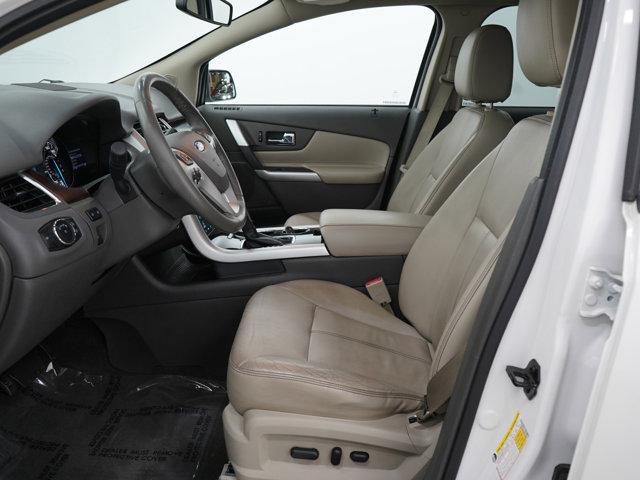 Photo of 2013 White Platinum Clearcoat Metallic Ford Edge