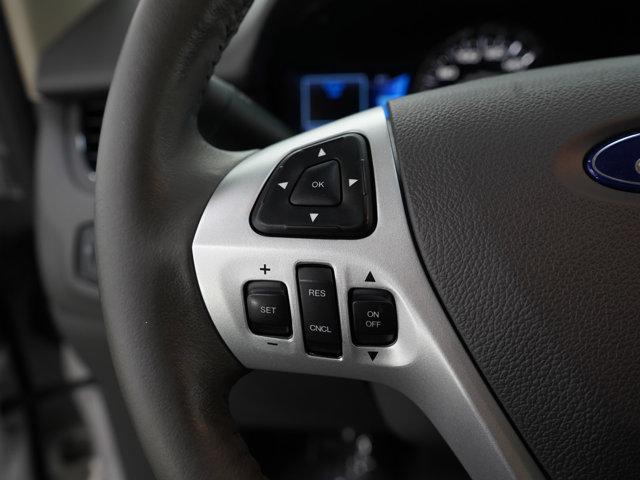 Photo of 2013 White Platinum Clearcoat Metallic Ford Edge