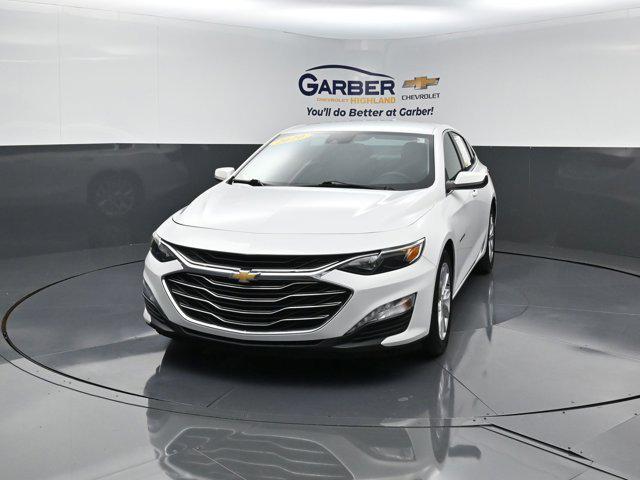 Photo of 2020 Summit White Chevrolet Malibu