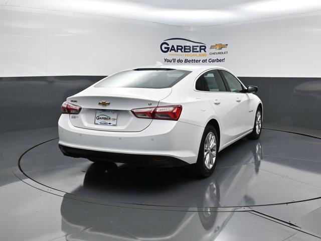 Photo of 2020 Summit White Chevrolet Malibu