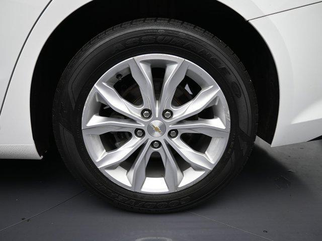 Photo of 2020 Summit White Chevrolet Malibu