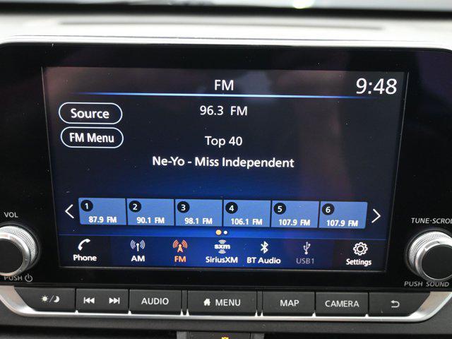 Photo of 2022 Pearl White Tricoat Nissan Altima
