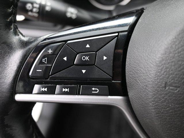 Photo of 2022 Pearl White Tricoat Nissan Altima