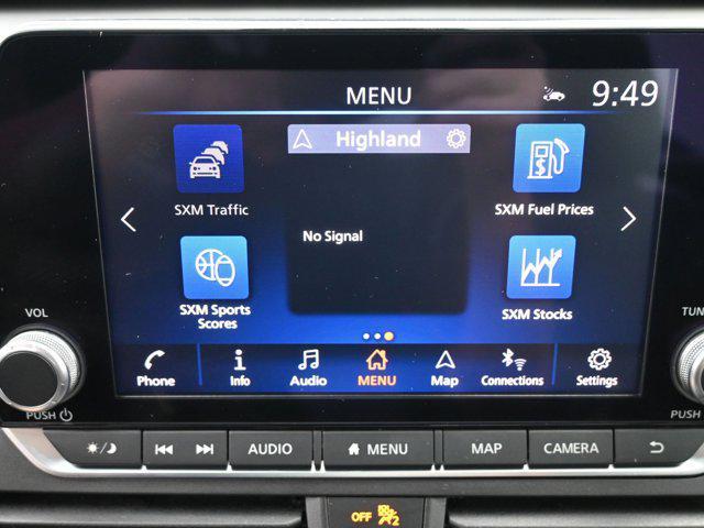 Photo of 2022 Pearl White Tricoat Nissan Altima