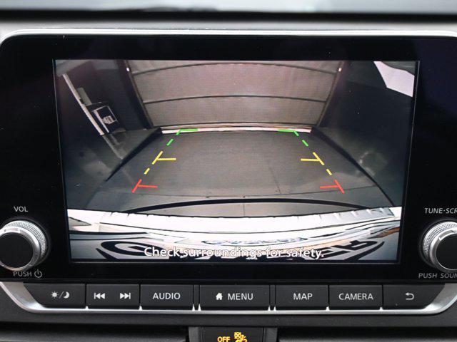 Photo of 2022 Pearl White Tricoat Nissan Altima