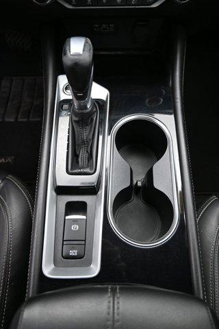 Photo of 2022 Pearl White Tricoat Nissan Altima