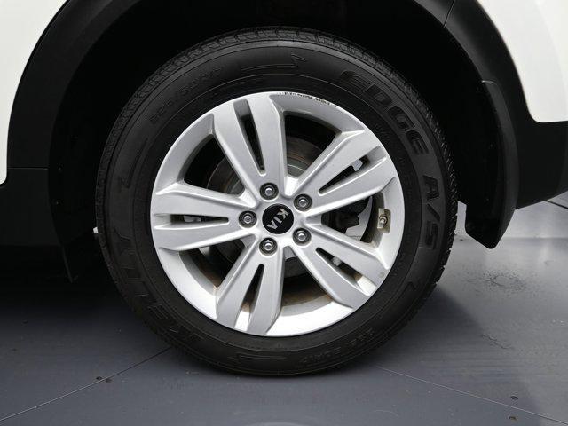 Photo of 2017 Clear White Kia Sportage