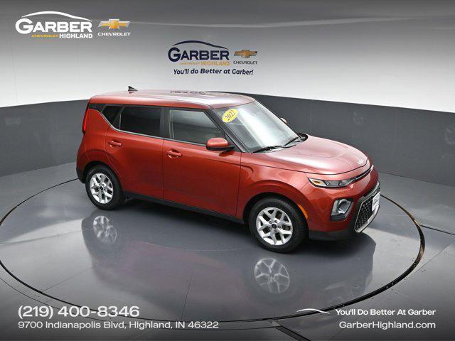 Photo of 2022 Mars Orange Kia Soul