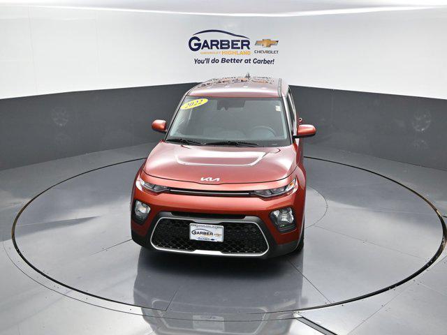 Photo of 2022 Mars Orange Kia Soul