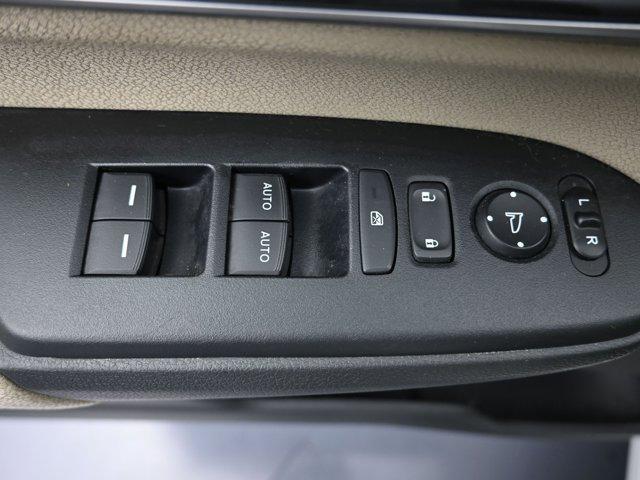 Photo of 2021 Platinum White Pearl Honda CR-V Hybrid
