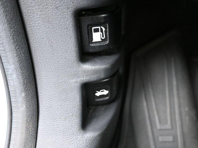 Photo of 2021 Platinum White Pearl Honda CR-V Hybrid