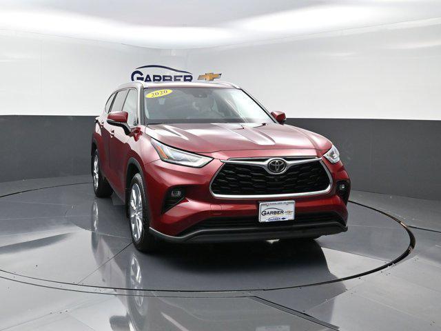 Photo of 2020 Ruby Flare Pearl Toyota Highlander