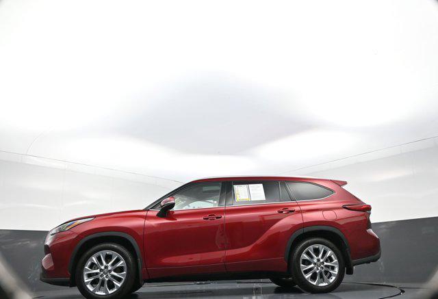 Photo of 2020 Ruby Flare Pearl Toyota Highlander