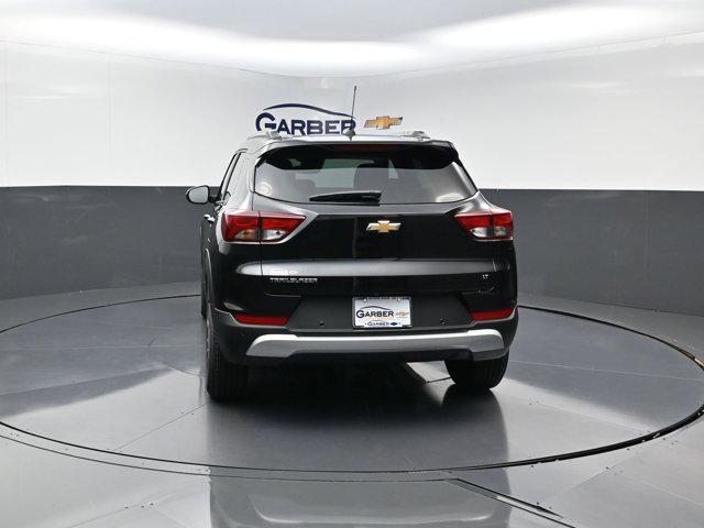Photo of 2026 Mosaic Black Metallic Chevrolet Trailblazer