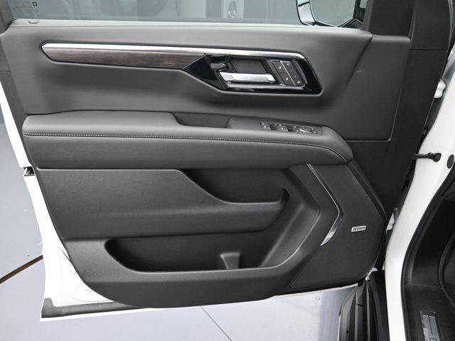 Photo of 2025 Iridescent Pearl Tricoat Chevrolet Tahoe