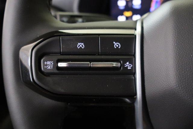 Photo of 2025 Summit White Chevrolet Colorado