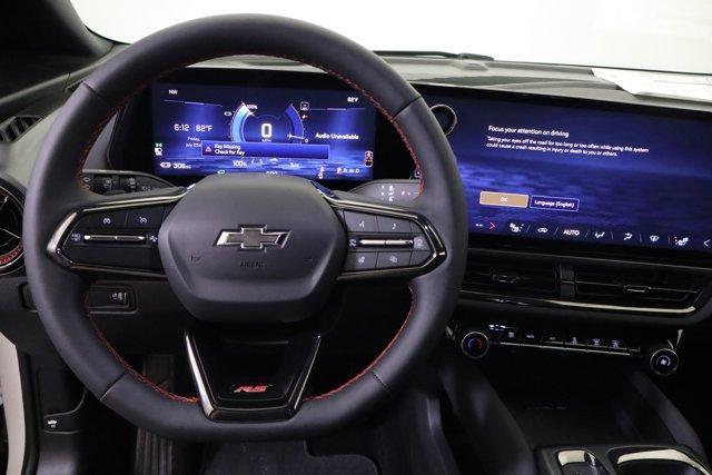 Photo of 2025 Iridescent Pearl Tricoat Chevrolet Equinox EV