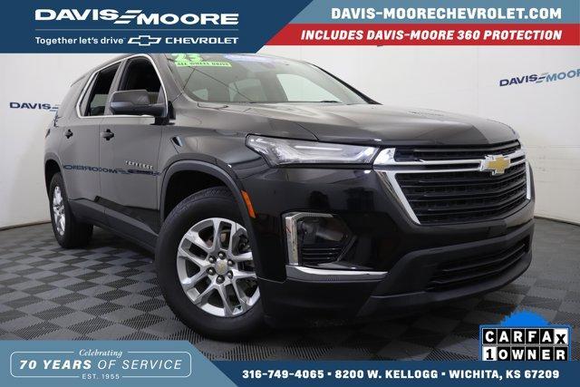 Photo of 2023 Mosaic Black Metallic Chevrolet Traverse