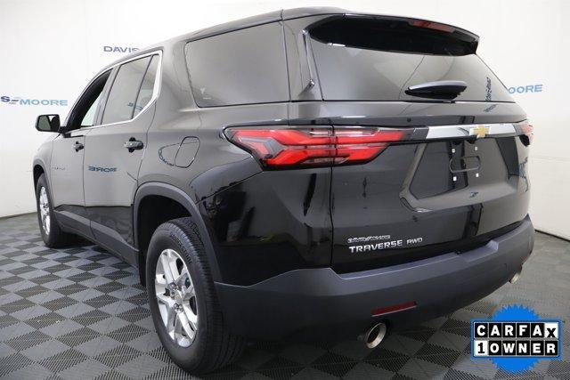 Photo of 2023 Mosaic Black Metallic Chevrolet Traverse