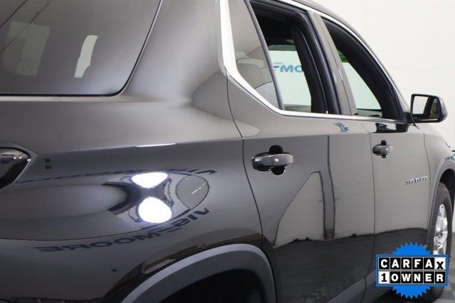 Photo of 2023 Mosaic Black Metallic Chevrolet Traverse