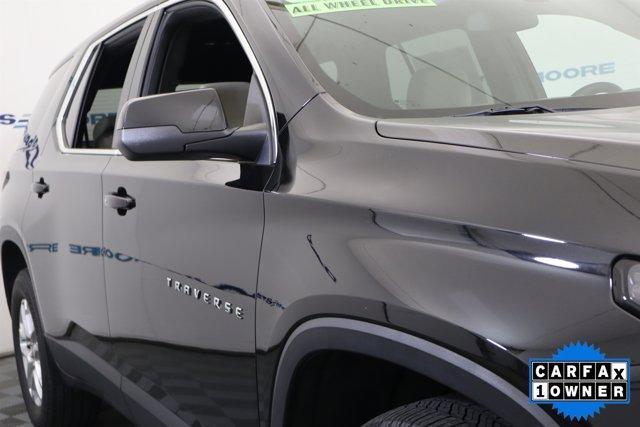 Photo of 2023 Mosaic Black Metallic Chevrolet Traverse